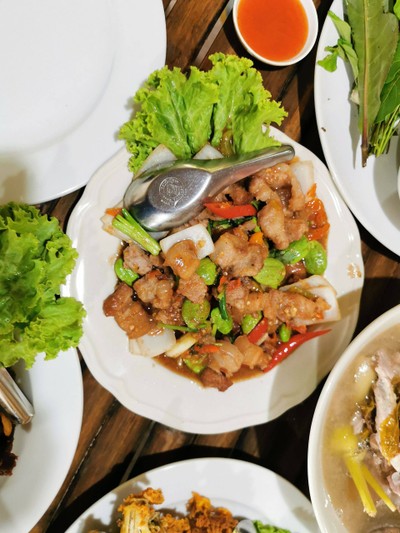 รีวิว ครัวหลวงเทน - หรอยแรง ราคาหาแพงไม่ โอ๊ย ดีงาม ขอบคุณพี่ ...