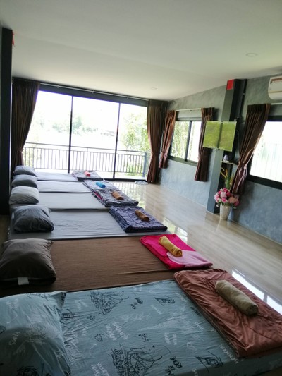 ลมโชยโฮมสเตย์บ้านพักริมแม่น้ำเจ้าพระยาสไตล์​ล๊อ​ฟ​