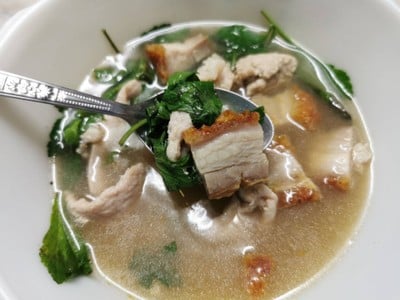เมนูของร้าน ก๋วยจั๊บนายเอ็ก (Nai Ek Roll Noodle) เยาวราช (primary branch)