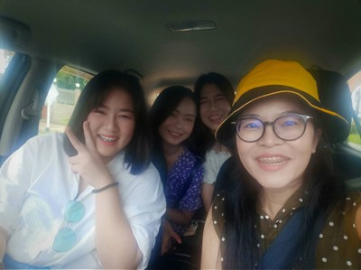 ออกเดินทางกับสามสาวสวย