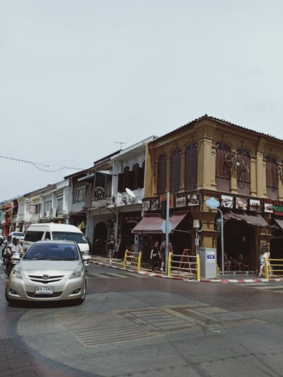 เดินเล่นถนนถลางกันคะ