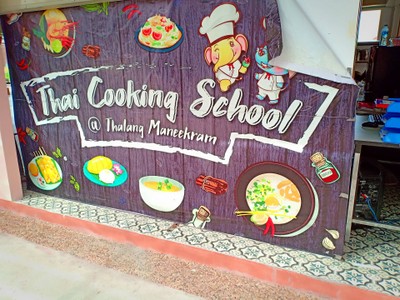 มีสอนทำอาหารไทยด้วยนะ