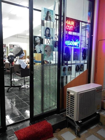 หน้าร้าน Cut Jung Hair Salon.ม.รังสิต คัต จัง ตัดผมจัง ม.รังสิต.