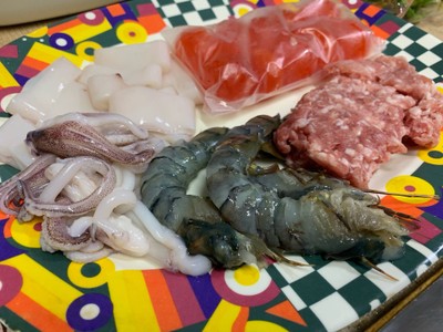 วิธีทำ ยำหมูหมึกกุ้งปะทะไข่แดงเค็ม วิธีทำ ยำหมูหมึกกุ้งปะทะไข่แดงเค็ม