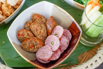 ไส้อั่วและแหนม