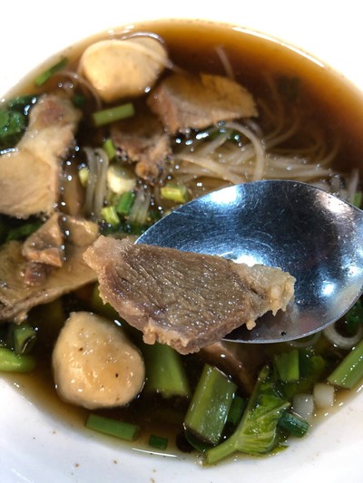 ก๋วยเตี๊ยวหมูตุ๊น