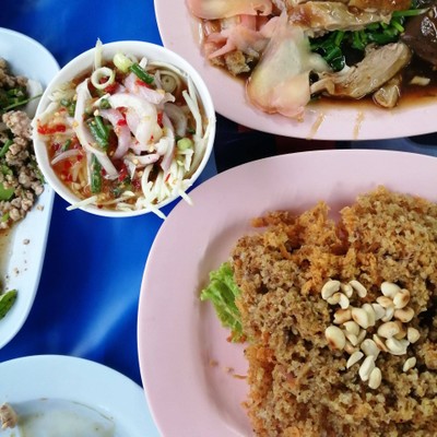 อาหาร หรือ เครื่องดื่ม