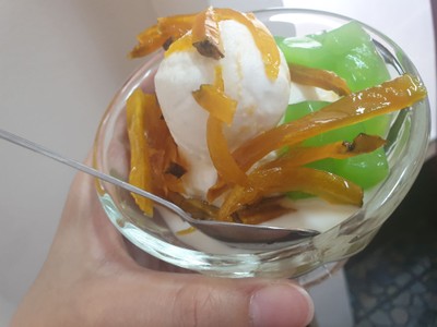 ไอติมไข่แข็ง