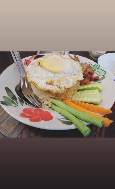 ข้าวผัดน้ำพริกกะปิหมูทอด