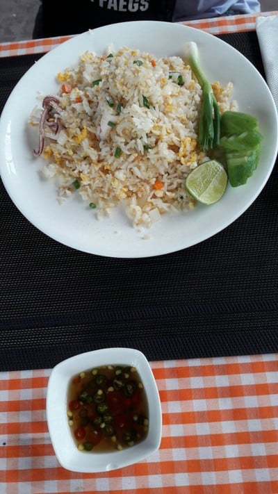 ข้าวผัดทะเล