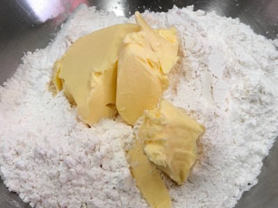 วิธีทำ สโคนลูกเกด (Raisin Scone)