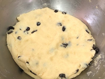 วิธีทำ สโคนลูกเกด (Raisin Scone)