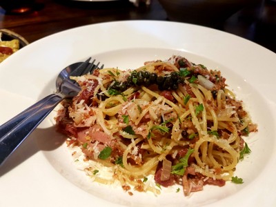 สปาเก็ตตี้ผัดกระเทียมพริกและน้ำมันมะกอก