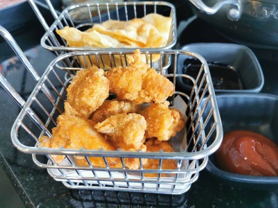 อาหาร หรือ เครื่องดื่ม