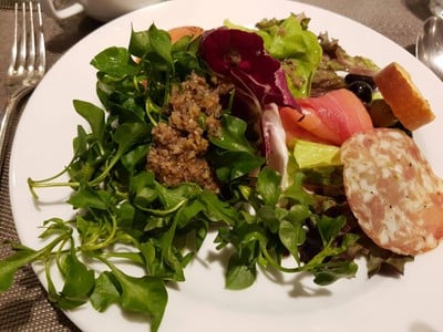 อาหาร หรือ เครื่องดื่ม