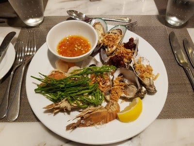 อาหาร หรือ เครื่องดื่ม