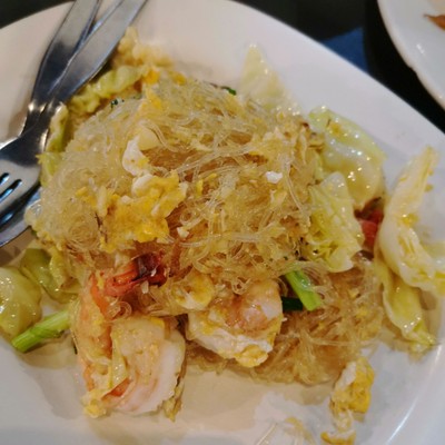 วุ้นเส้นผัดไข่กุ้งสด