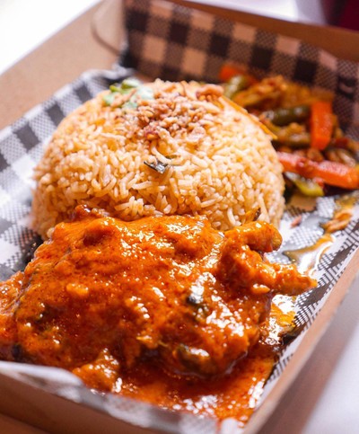 Malaysian Chicken Curry with Tomato Rice (13.9AUD 290฿)