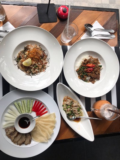 อาหาร หรือ เครื่องดื่ม