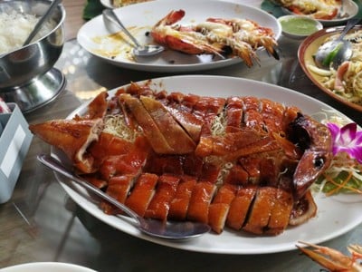 อาหาร หรือ เครื่องดื่ม