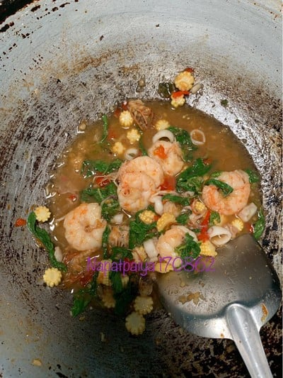 วิธีทำ กระเพรากุ้งหมึกเผ็ดแซบ วิธีทำ กระเพรากุ้งหมึกเผ็ดแซบ