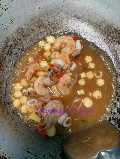 วิธีทำ กระเพรากุ้งหมึกเผ็ดแซบ วิธีทำ กระเพรากุ้งหมึกเผ็ดแซบ