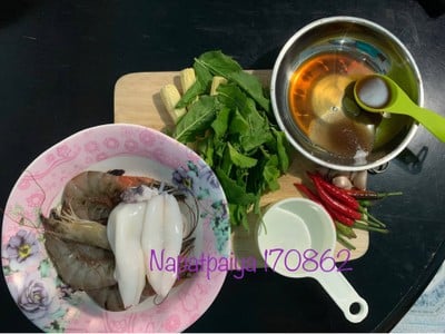 วิธีทำ กระเพรากุ้งหมึกเผ็ดแซบ วิธีทำ กระเพรากุ้งหมึกเผ็ดแซบ