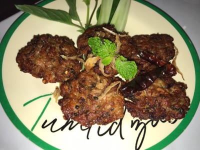 ลาบหมูทอด