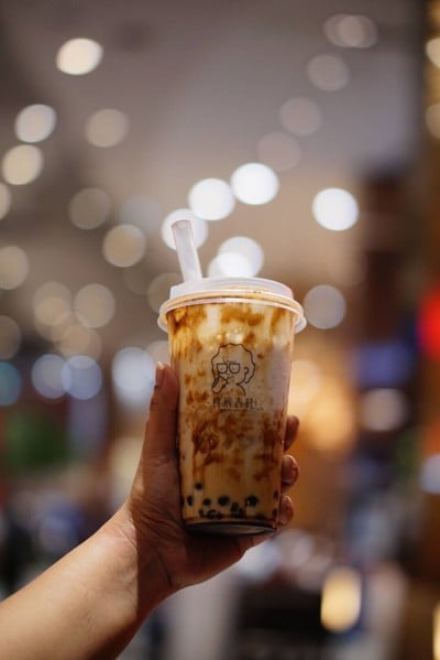 นมสดไข่มุกดำน้ำตาลแดงตูมตาม