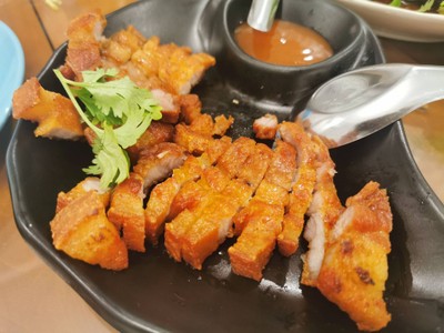 แสงทองโภชนา