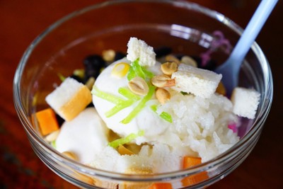 ไอศกรีมลุงชม (LungChom's ice cream) ไอศกรีมลุงชม (LungChom's ice cream)