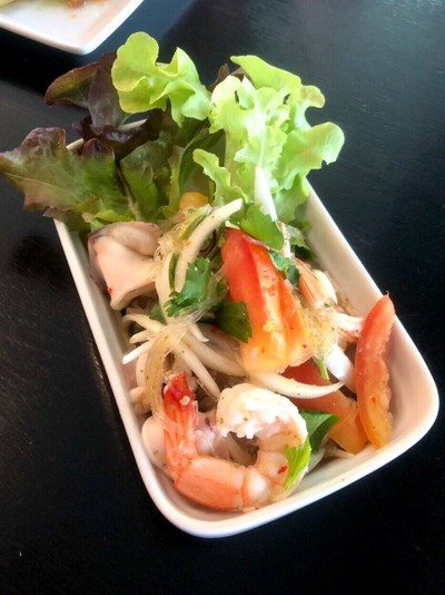 ยำวุ้นเส้นทะเล
