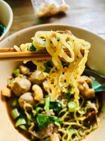 บะหมี่เนื้อน้ำตก