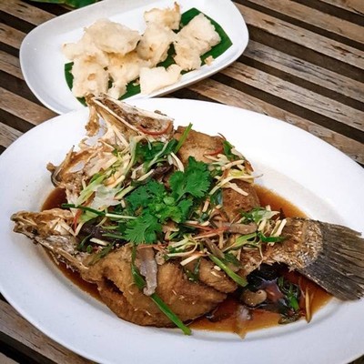 Waterside Karaoke Restaurant (Waterside Karaoke Restaurant) Waterside Karaoke Restaurant (Waterside Karaoke Restaurant)