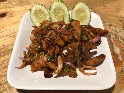 ยำคอหมูย่าง