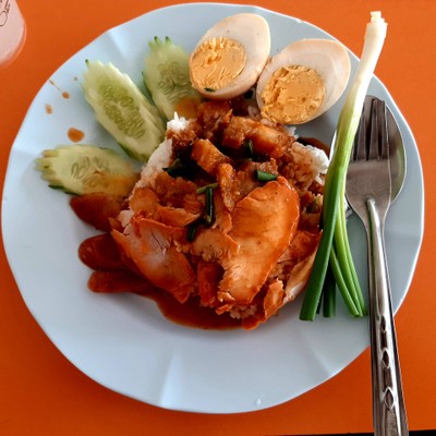 ข้าวหมูแดง / หมูกรอบ