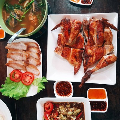 อาหาร หรือ เครื่องดื่ม