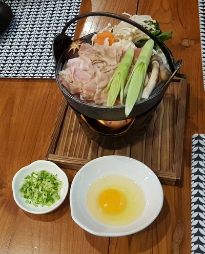 หม้อไฟสุกียากี้ หมูดำ