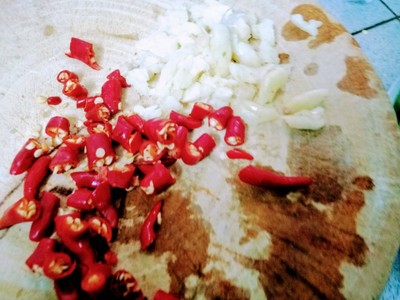 วิธีทำ ผัดยอดมะระกระเทียมพริกสด วิธีทำ ผัดยอดมะระกระเทียมพริกสด