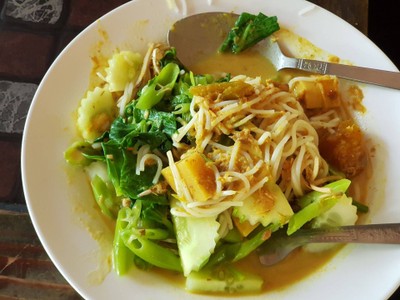 ขนมจีนบุฟเฟ่ต์ สวนผัก