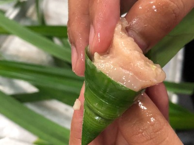 วิธีทำ ไก่ห่อใบเตย วิธีทำ ไก่ห่อใบเตย