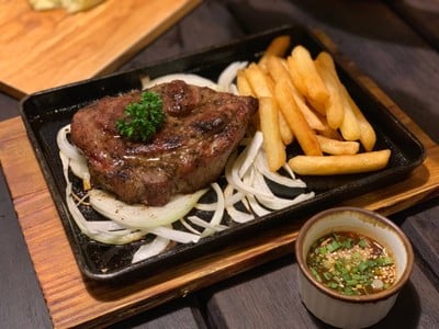 แนบเนื้อ Meat&Co. เมืองเอก
