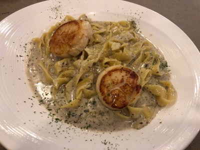 Hokkaido scallops fettuccine with truffle sauce