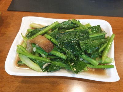 คะน้าหมูกรอบ