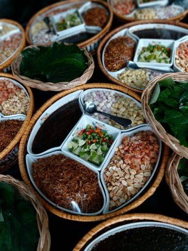 เมี่ยงคำ By เมี่ยงแม่นาย (เมี่ยงแม่นาย) เมี่ยงคำ By เมี่ยงแม่นาย (เมี่ยงแม่นาย)