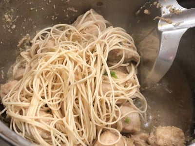 วิธีทำ อกไก่ผัดหมี่ซั่วเทริยากิ