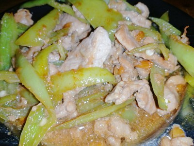 วิธีทำ หมูชิ้นผัดพริกหยวก