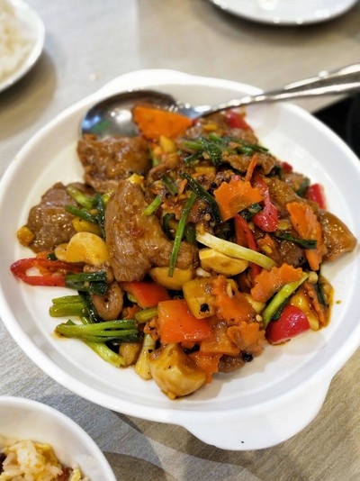 เนื้อเป็ดผัดพริกไทยดํา