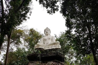 วัดป่าภูผาสูง โคราช