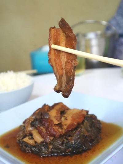 หมูสามชั้นอบผักแห้ง